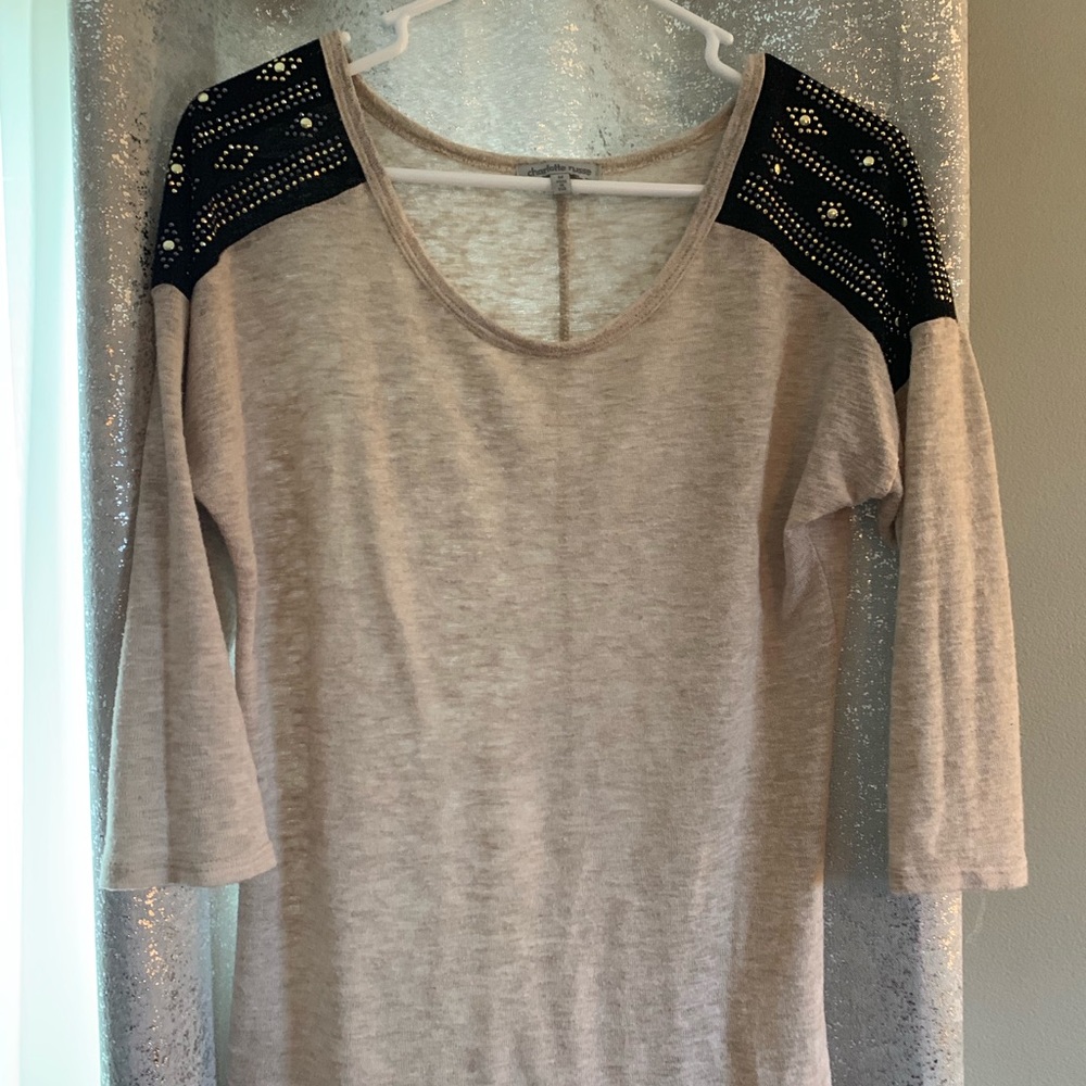 Shoulder detail light sweater